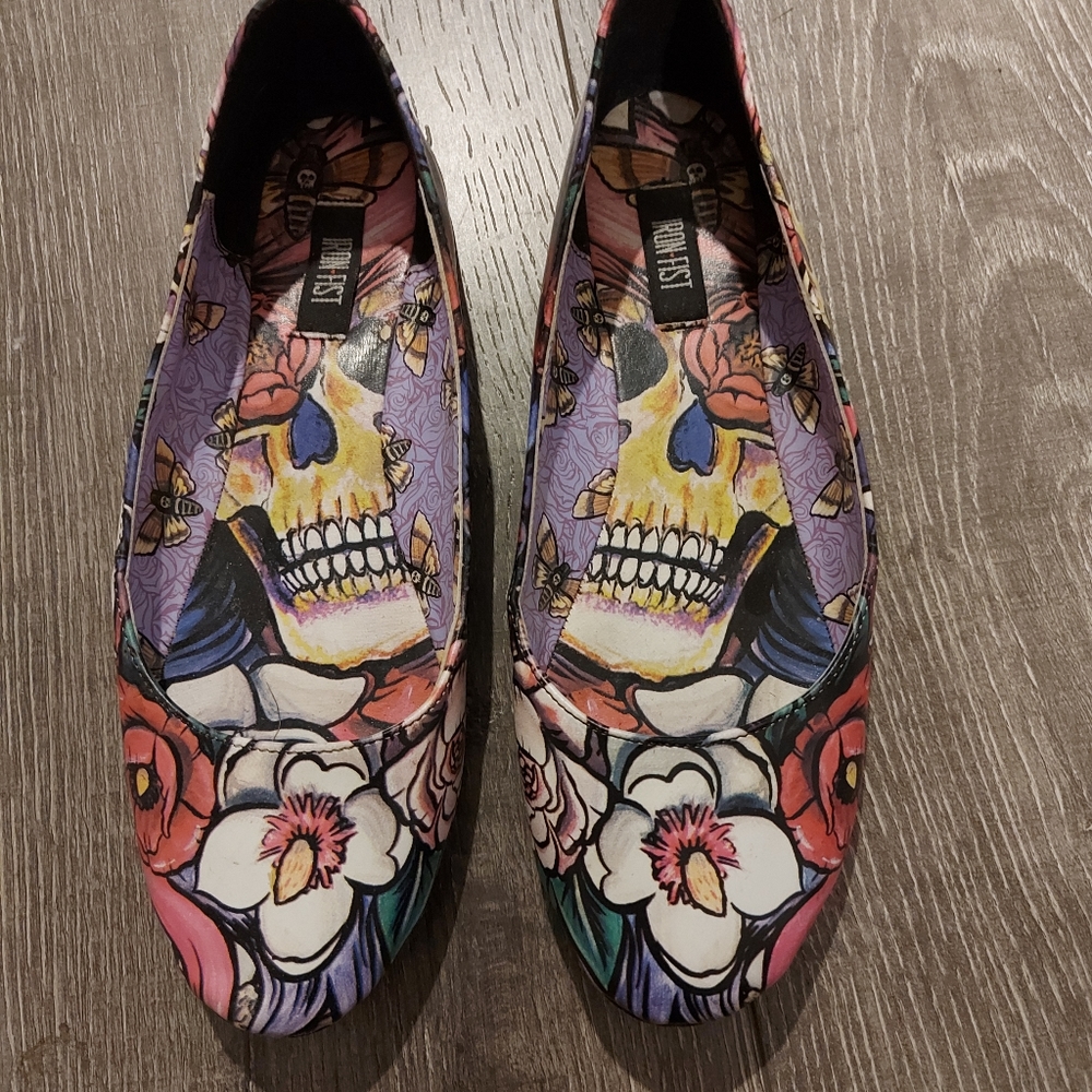 Iron fist flats, size 8 (39) like new